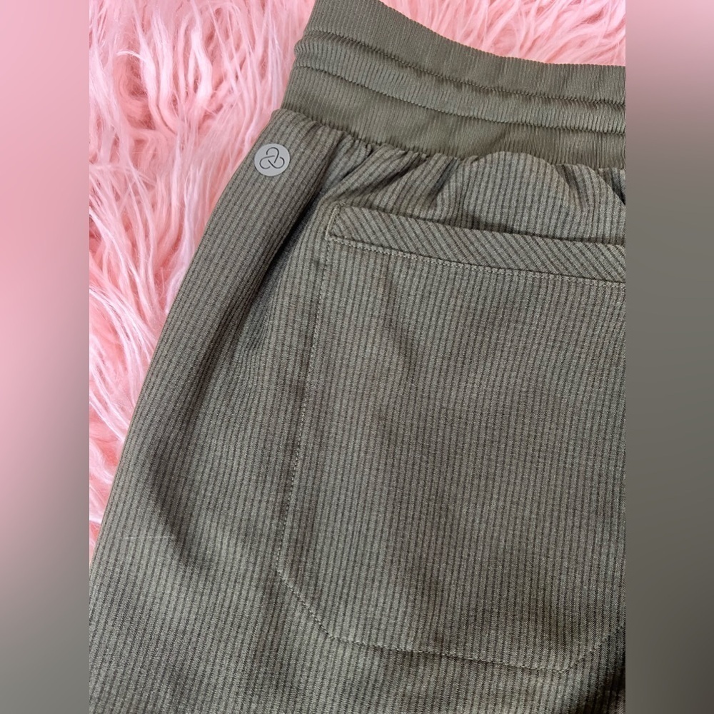 Zella Utility Cargo pants - Picture 10 of 10